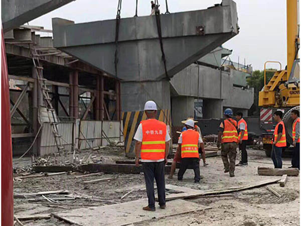 地铁支撑梁切割